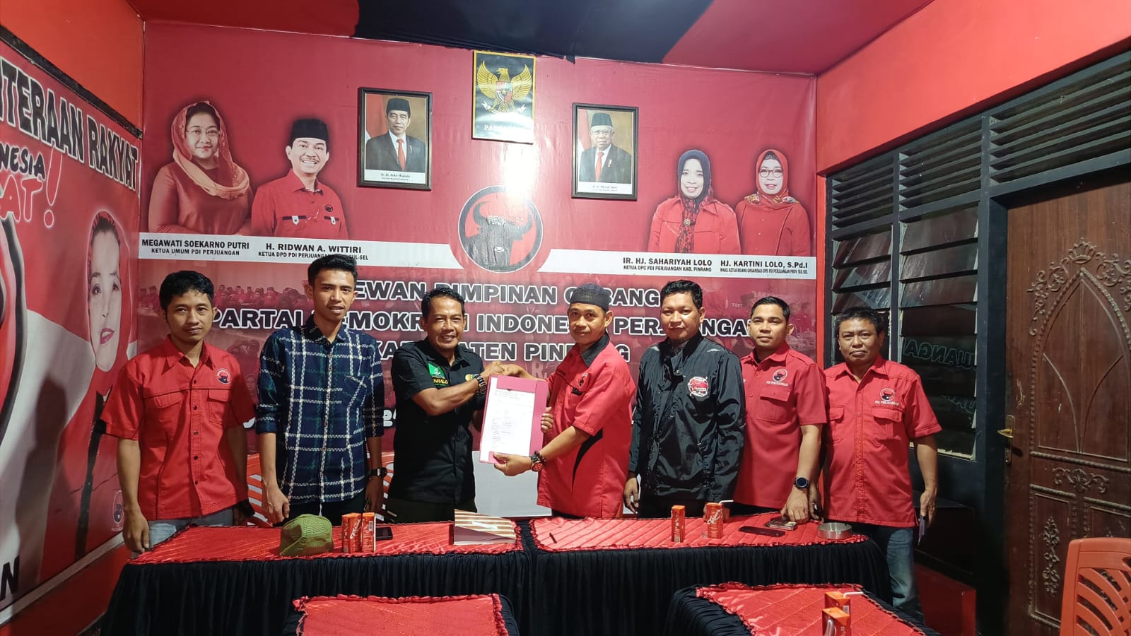 Tim Abdillah Natsir Ambil Formulir Calon Bupati Pinrang di Sekretariat PDIP Pinrang (IST).