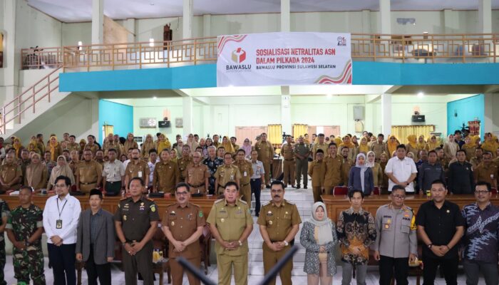 Pj. Bupati Pinrang Buka Kegiatan Sosialisasi Netralitas ASN yang Digelar oleh Bawaslu Sulsel