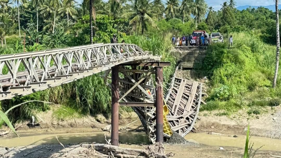 Akses Terputus, Jembatan Penghubung Desa Bulucenrana-Betao Ambruk