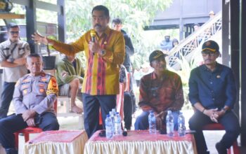 Pj Bupati Pinrang, Ahmadi Akil Akan Evaluasi Polemik Tambang Pasir di Salipolo (Foto: Humas Pinrang / angindai.com)