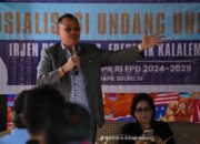 Anggota DPR RI dari Fraksi Demokrat, Irjen Pol (P) Drs. Frederik Kalalembang (JFK) saat melakukan reses di Paleteang, Kabupaten Pinrang (IST/ angindai.com)