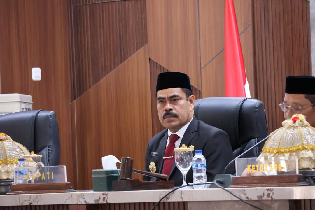 Penjabat (Pj.) Bupati Pinrang, H. Ahmadi Akil, SE, MM, menghadiri Rapat Paripurna Dewan Perwakilan Rakyat Daerah (DPRD) Kabupaten Pinrang dengan agenda Pengumuman Hasil Penetapan Pasangan Bupati dan Wakil Bupati Pinrang Terpilih Periode 2025-2030