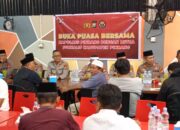 Kapolres Pinrang, AKBP Andiko Wicaksono, S.I.K, bersama jajarannya menggelar acara buka puasa bersama dengan jurnalis Kabupaten Pinrang