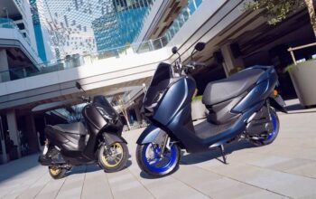 Motor matic baru ini diberi nama Yamaha Avenue Hybrid 2025. Desainnya merupakan perpaduan antara Yamaha NMAX dan XMAX, namun secara spesifikasi lebih mirip dengan Yamaha Grand Filano