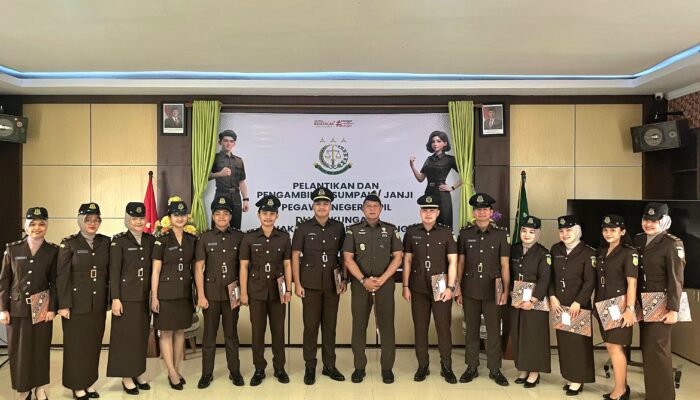Kajari Pinrang Lantik 13 Pegawai Negeri Sipil Baru