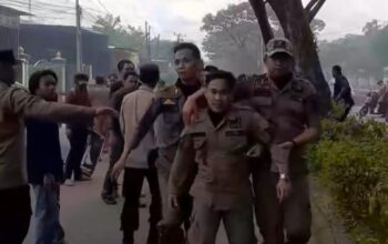 Domo Memanas, KMP UMI Terlibat Bentrok dengan Satpol PP, Kecewa Ketidakhadiran Bupati Pinrang