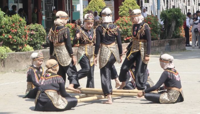 Merajut Karakter Lewat Irama Tradisi Bugis, Pekan P5 di SMAN 1 Pinrang