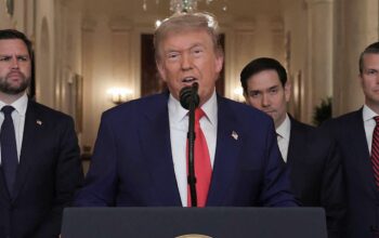 Presiden Amerika Serikat Donald Trump mengenai gencatan senjata “total dan menyeluruh” antara Israel dan Iran