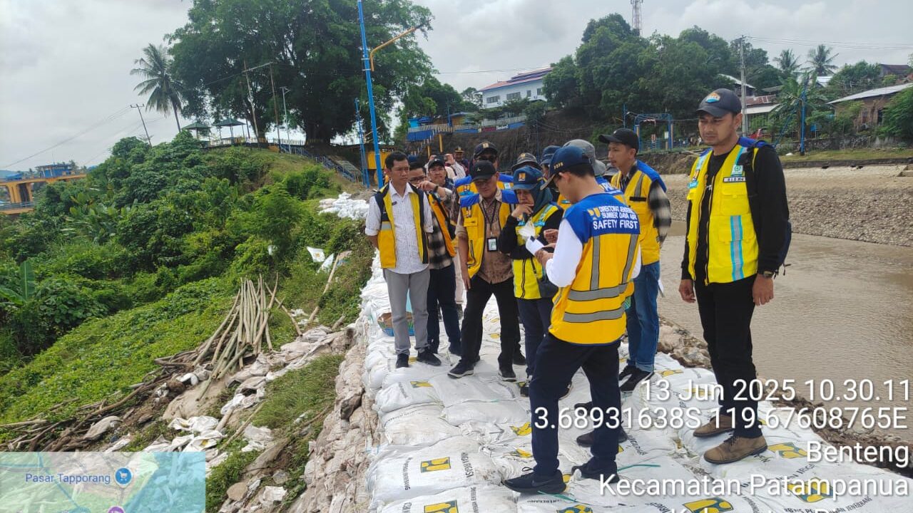 Kementerian PUPR Pantau Kerusakan Kantong Lumpur Bendungan Benteng Kabupaten Pinrang (angindai.com)