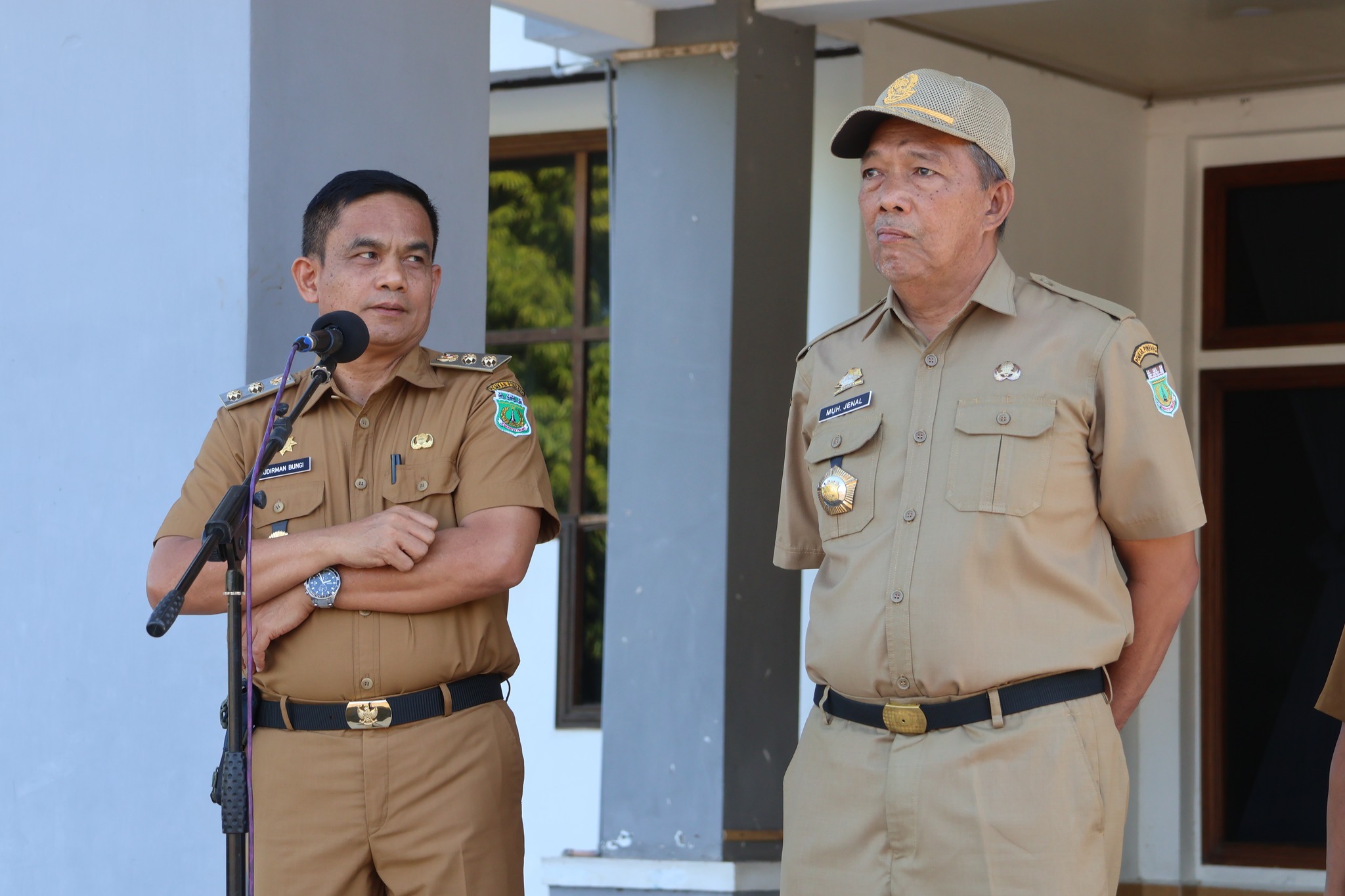 Wakil Bupati Pinrang, Sudirman Bungi, menyampaikan apresiasi dan penghargaan setinggi-tingginya kepada Kepala Dinas Sumber Daya Air dan Bina Konstruksi, Muh. Jaenal Jabir yang akan memasuki masa purna bakti pada 1 Juni 2025 (angindai.com)