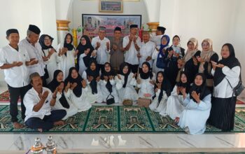 Alumni SMP Negeri 2 Pinrang angkatan 1985 sukses gelar Maulid Nabi Muhammad SAW di Mushollah Al Jamal, Parallai Kan Ni, Pinrang, Sulawesi Selatan - angindai.com