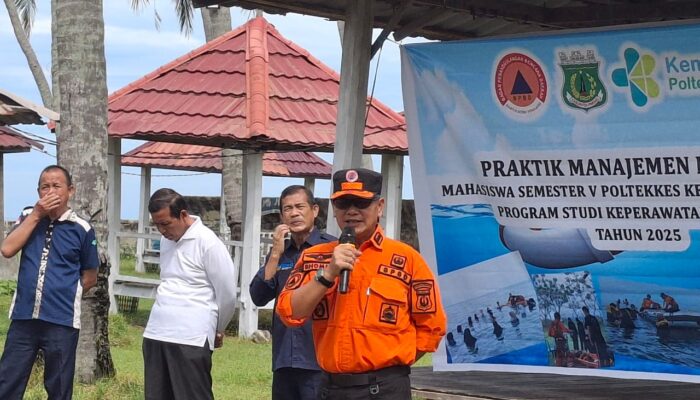 Praktik Manajemen Bencana Poltekkes Parepare: Mahasiswa Dilatih Langsung Kepala BPBD Pinrang