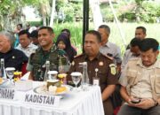 Bupati Pinrang Andi Irwan Hamid dampingi Plt Kadis SDABK ikuti vicon dengan Kasad Jenderal TNI Maruli Simanjuntak, membahas pengairan pertanian terpusat di Pinrang, Kamis (13/11/2025).
