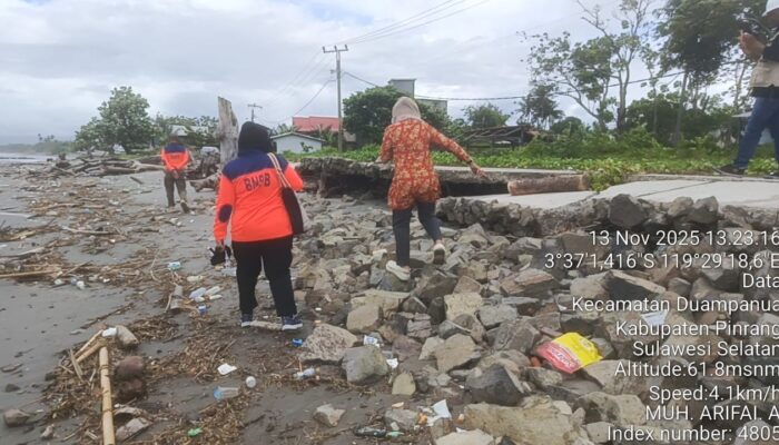 Abrasi Pantai di Pinrang Rusak 200 Meter Jalan Beton dan Grip Pelindung Ikut Hilang