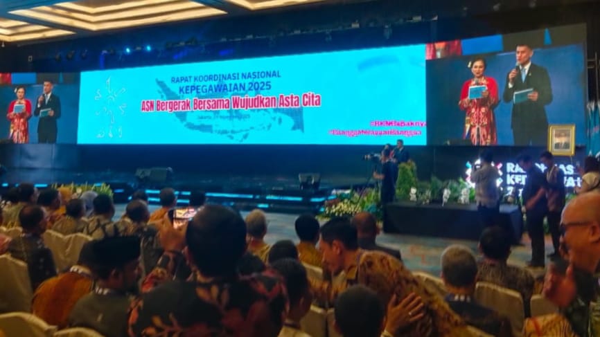 Kepala BKPSDM Abdul Rahman, hadir dalam kegiatan nasional tersebut mewakili Bupati Pinrang Andi Irwan Hamid, Rakornas Kepegawaian tahun ini secara khusus mengangkat tema “ASN Bergerak Bersama Wujudkan Asta Cita” - angindai.com