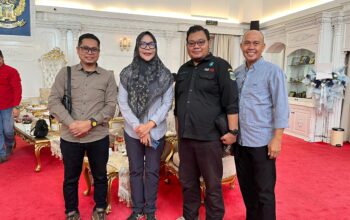 Gubernur Sulawesi Selatan, Andi Sudirman Sulaiman, secara resmi melepas tim medis relawan yang akan bertugas dalam misi kemanusiaan untuk korban bencana banjir di Kabupaten Aceh Tamiang, Provinsi Aceh